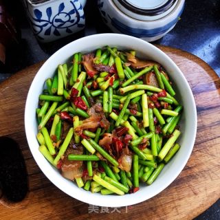 蒜苔炒腊肉的做法步骤：7