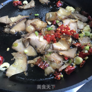 蒜苔炒腊肉的做法步骤：5
