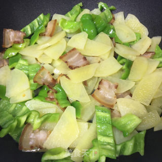 腊肉炒土豆的做法步骤：7