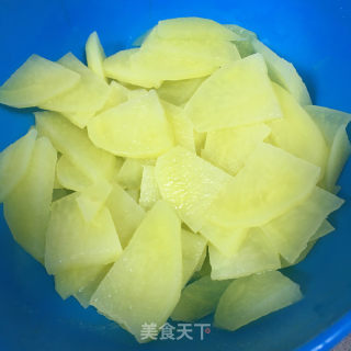 腊肉炒土豆的做法步骤：5