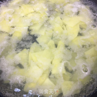 腊肉炒土豆的做法步骤：4