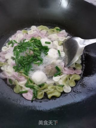 肉丸蝴蝶面的做法步骤：4