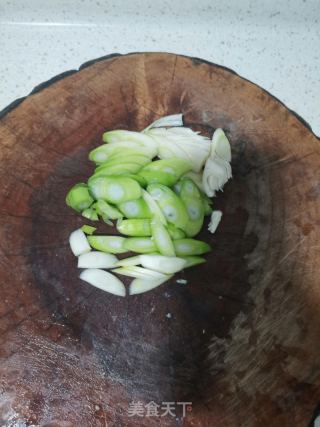 葱爆肉的做法步骤：2