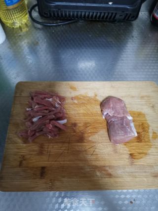 鱼香肉丝的做法步骤：4