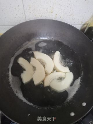 鱼香肉丝的做法步骤：1