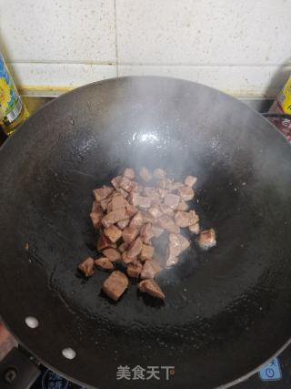 牛肉爆洋葱的做法步骤：2