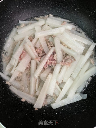 白萝卜肉沫煲的做法步骤：7