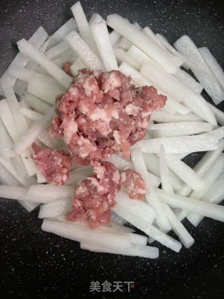 白萝卜肉沫煲的做法步骤：5
