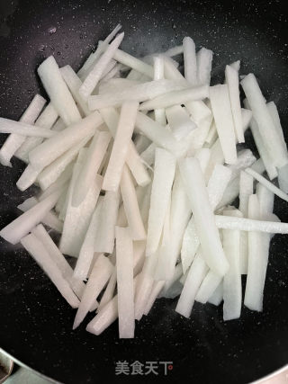 白萝卜肉沫煲的做法步骤：4