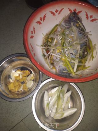 糖醋罗非鱼的做法步骤：3