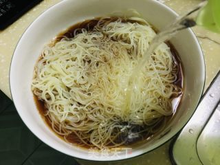简易版冷面的做法步骤：2