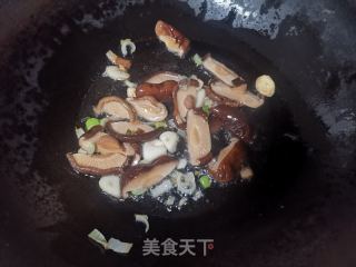 香菇木耳烧白菜的做法步骤：5
