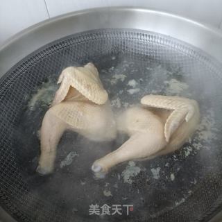 沙参玉竹王鸽汤的做法步骤：1