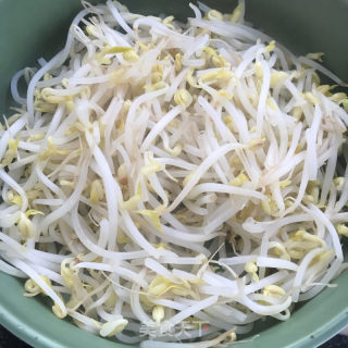 洋葱豆芽拌香干的做法步骤：5