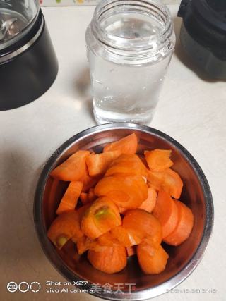 胡萝卜汁的做法步骤：1