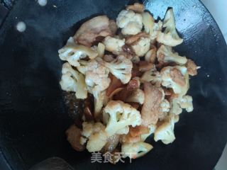 五花肉焖花菜的做法步骤：8