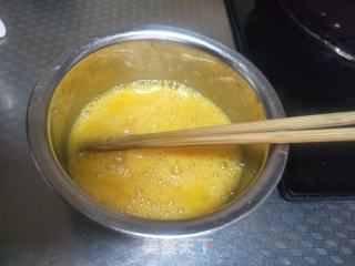 蒜黄炒鸡蛋的做法步骤：3