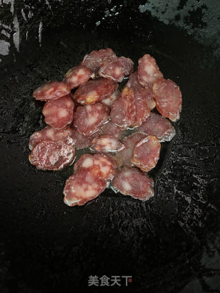 西芹炒腊肠的做法步骤：3