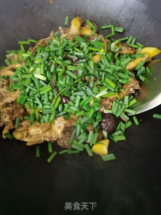 香菇土豆烧鸡肉的做法步骤：12
