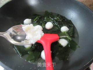 裙带菜鱼子蛋鸡蛋面的做法步骤：5