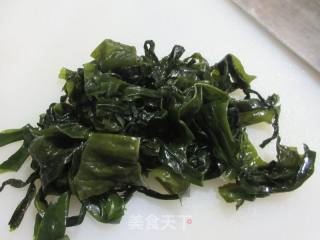 裙带菜鱼子蛋鸡蛋面的做法步骤：4