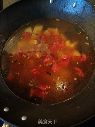 番茄土豆肥牛汤的做法步骤：11