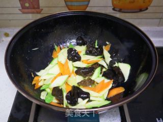年夜饭五彩虾仁❗️宴客菜时蔬烧虾仁❤️家常小炒的做法步骤：6