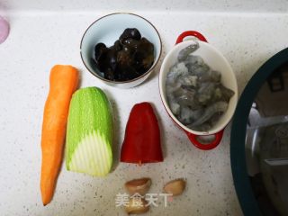年夜饭五彩虾仁❗️宴客菜时蔬烧虾仁❤️家常小炒的做法步骤：1