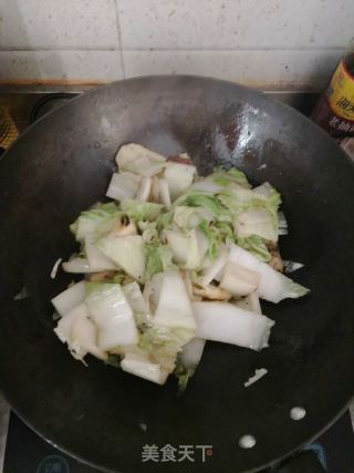 白菜炒粉条的做法步骤：4