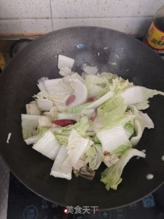 白菜炒粉条的做法步骤：3