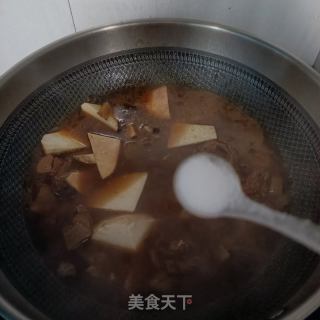芋头炖鹅腿的做法步骤：18
