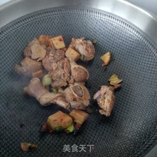 芋头炖鹅腿的做法步骤：11
