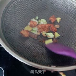 芋头炖鹅腿的做法步骤：10