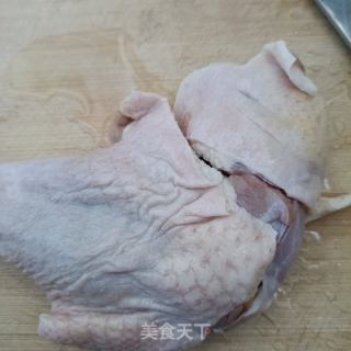 芋头炖鹅腿的做法步骤：1