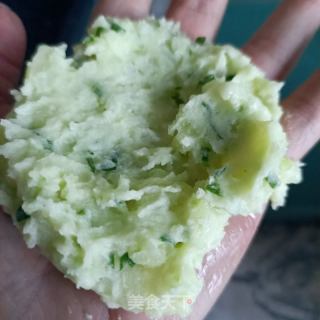 土豆虾仁软饼的做法步骤：19