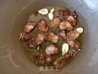 胡萝卜芹菜炒腊肠的做法步骤：7