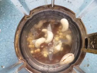 桂圆腰果豆浆的做法步骤：6