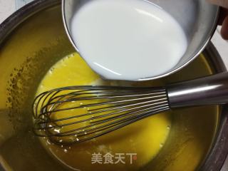 十寸葡萄干蔓越莓戚风蛋糕的做法步骤：8