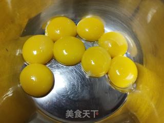 十寸葡萄干蔓越莓戚风蛋糕的做法步骤：2