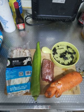 小炒海鲜菇的做法步骤：1