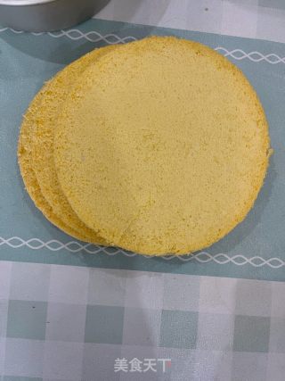 草莓炸蛋蛋糕的做法步骤：1