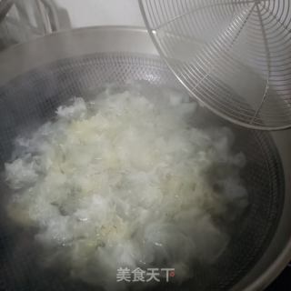 山楂糕拌银耳的做法步骤：5