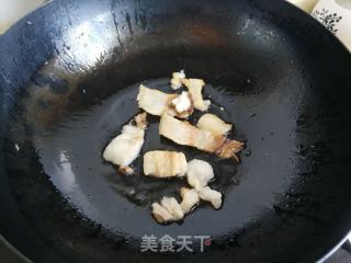 回锅肉炒白菜的做法步骤：3