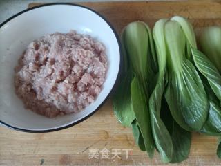 青菜肉丸的做法步骤：1