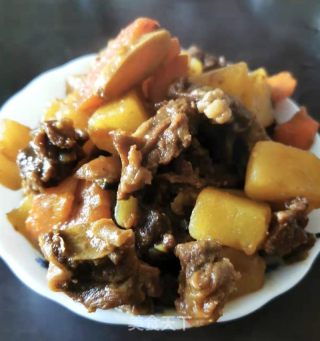 土豆胡萝卜焖牛肉的做法步骤：10