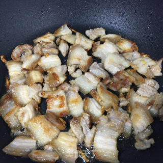五花肉炒白菜的做法步骤：4