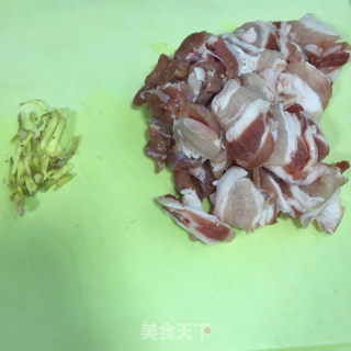 五花肉炒白菜的做法步骤：1