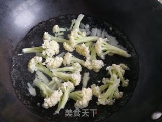 花菜炒回锅肉的做法步骤：5