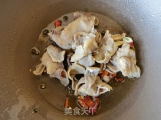 白菜帮炒羊肉片的做法步骤：4