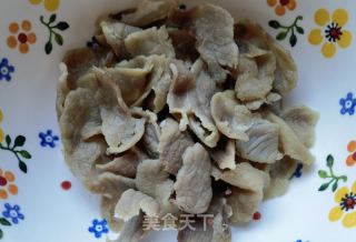 白菜帮炒羊肉片的做法步骤：2